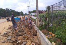 Belum Cukup Sebulan, Proyek Pengerjaan Drainase di Kusambi Sudah Rubuh