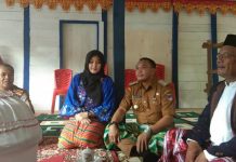 Dongkrak Perokonomian Mubar, Rajiun Resmikan Rumah Tenun