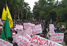 Ribuan Massa Kembali Demo Tolak Tambang Pulau Wawonii