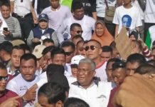 Tak Kuat Jalan Santai dengan Jokowi Ali Mazi Dipapah Pengamanan