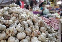 Dua Hari Puasa, Harga Bawang Putih di Buton Melonjak Tiga Kali Lipat