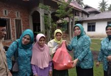 Gelar Pasar Murah, PKK Buteng Sasar Lansia