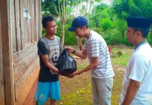 Bakti Sosial Ramadhan, IKA 2014 Smandara Kunjungi Masyarakat Kampung Lama