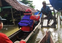 Pertamina Bagi-bagi 2.500 Paket Makanan Siap Saji Korban Banjir Konawe