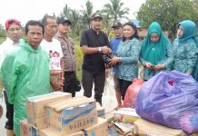 TP PKK Koltim Salurkan Bantuan ke Korban Banjir