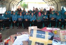 PKK Baubau Salurkan Bantuan ke Warga Korban Kerusuhan di Buton