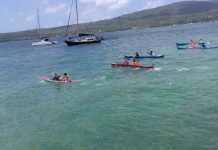 Wisatawan Asing Ikut Lomba Dayung di Buton