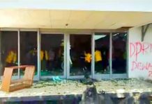 Hari Kedua Demo, Gedung DPRD Baubau Dirusak
