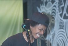 Raim Laode : Komika yang Jago Komposisi Musik dan Bernyanyi