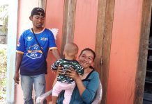 Patahkan Julukan Sangar, Prajurit TMMD dan Warga Busel Tinggal Bersama