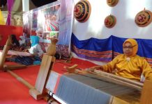 Penenun Kain Buton Meriahkan Baubau Expo 2019