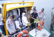 Konektivitaskan Desa Terpencil, Bupati Surunuddin Luncurkan Kapal Motor Penumpang “KM Konsel 01”