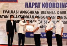 Pemkab Konut Terima Dua Penghargaan dari Pemprov Sultra