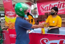 Demi Minyak Goreng, Warga Kota Kendari Serbu Pasar Murah Disperindag Sultra