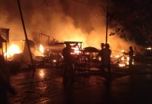 Kebakaran di Depan SPBU Tapak Kuda Kendari, Belasan Kios Hangus Terbakar