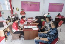 Bea Cukai Kendari Serahkan Barbuk Tindak Pidana Bea Cukai Kepada Kejari Kolaka