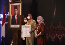 Pemkab Busel Raih Predikat B Evaluasi SAKIP