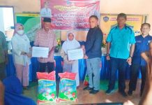 Bupati Busel Salurkan Bantuan di Kadatua