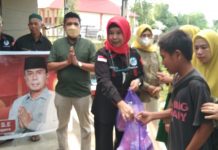 Arahan Mayjen TNI (Purn) Andi Sumangerukka, KKSS Sultra Berbagi Takjil Selama Bulan Suci Ramadan