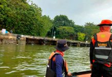 Kapal Longboat Dihatam Ombak, 2 Orang Selamat 1 Masih Dalam Pencarian
