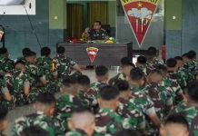 Beri Pengarahan Personel Yonif 725/Woroagi, Danrem 143/HO : Pelihara Kekompakan