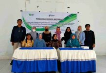 Poltekkes Kendari Beri Edukasi Pembuatan Teh Tawandokulo ke Masyarakat Desa Sawapudo