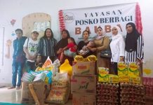 Ketum Pertiwi Nusantara Serahkan Puluhan Paket Sembako ke Posko Berbagi Baubau