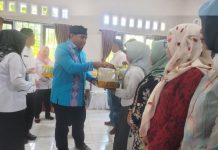 Salurkan Bantuan Bibit Ternak, Monianse Apresiasi Distan-Ketapang Baubau