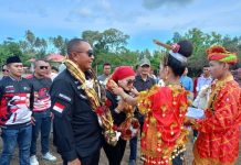 Disambut Warga Butur, Umar Samiun Titip Pesan Jangan Pilih Pemimpin yang Tidak Amanah