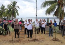 Penghijauan Sejak Dini, Polres Baubau Tanam Ribuan Pohon