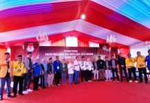 Pasangan Mustari-Zahari Pendaftar Pertama di KPU Baubau