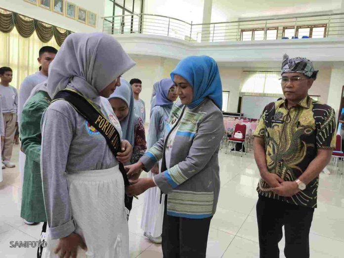 Wawali Kukuhkan Forum Anak Baubau